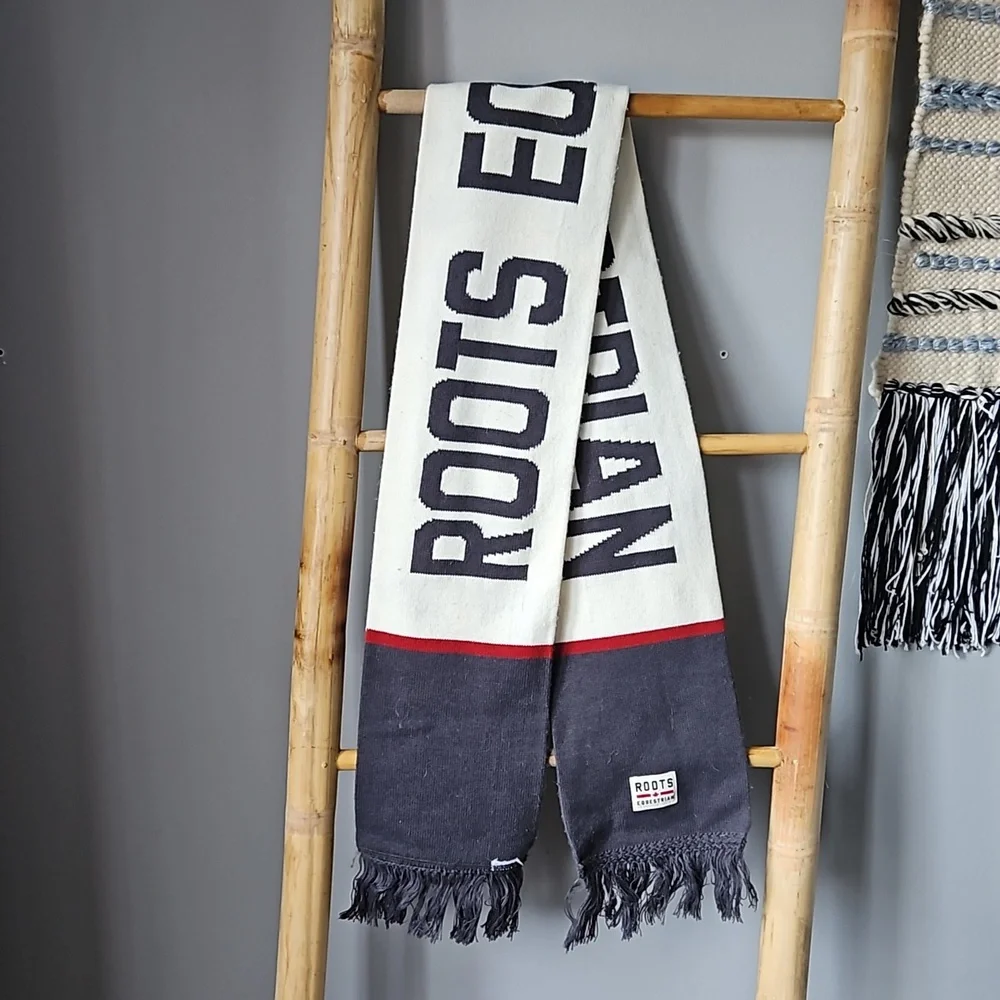 Roots EQUESTRIAN Graphic Knit Scarf - Picture 1 of 4